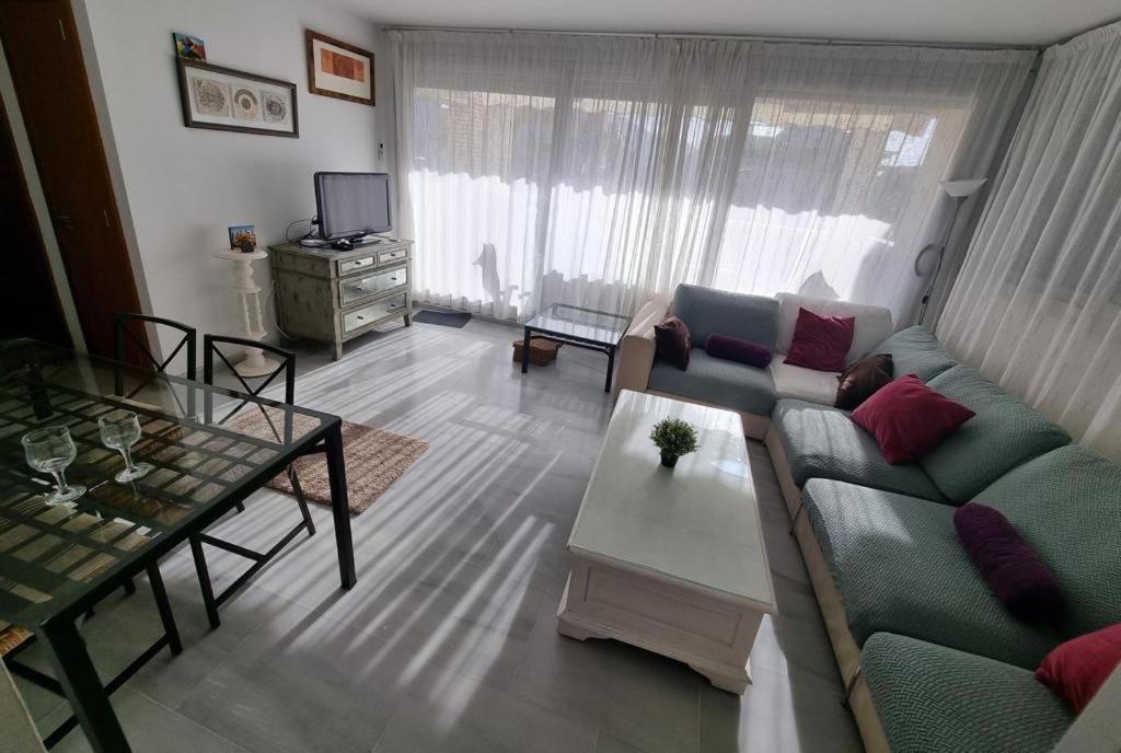 Apartamentos Elegance Дения Екстериор снимка